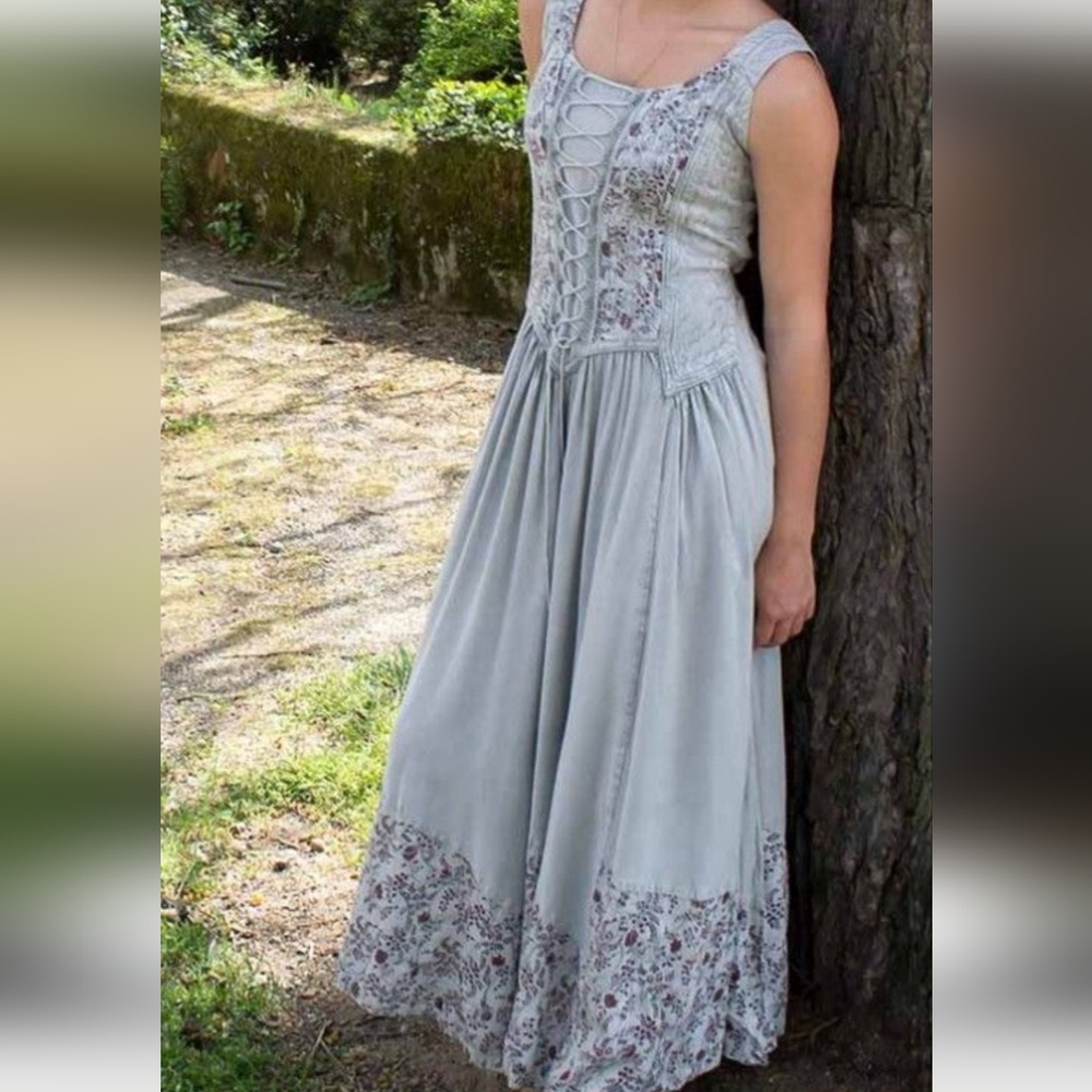 Renaissance, mideval cottagecore peasant lace up embroidered Maxi dress. Small